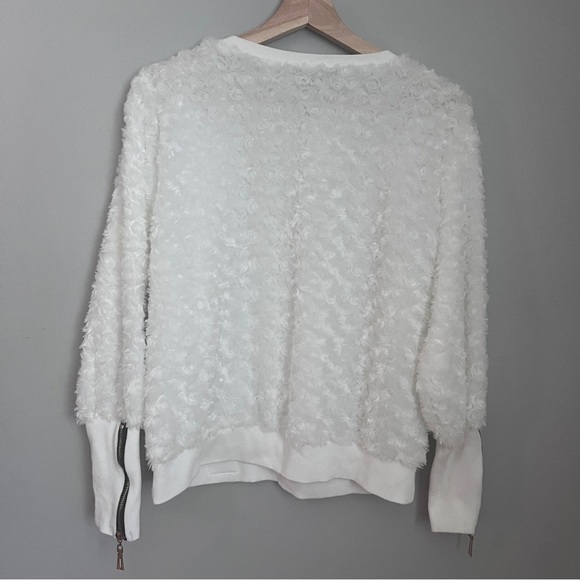 CHICME White Crew Neck Fluffy Sweater Zipper-Sleeves Size M EUC - Picture 3 of 7